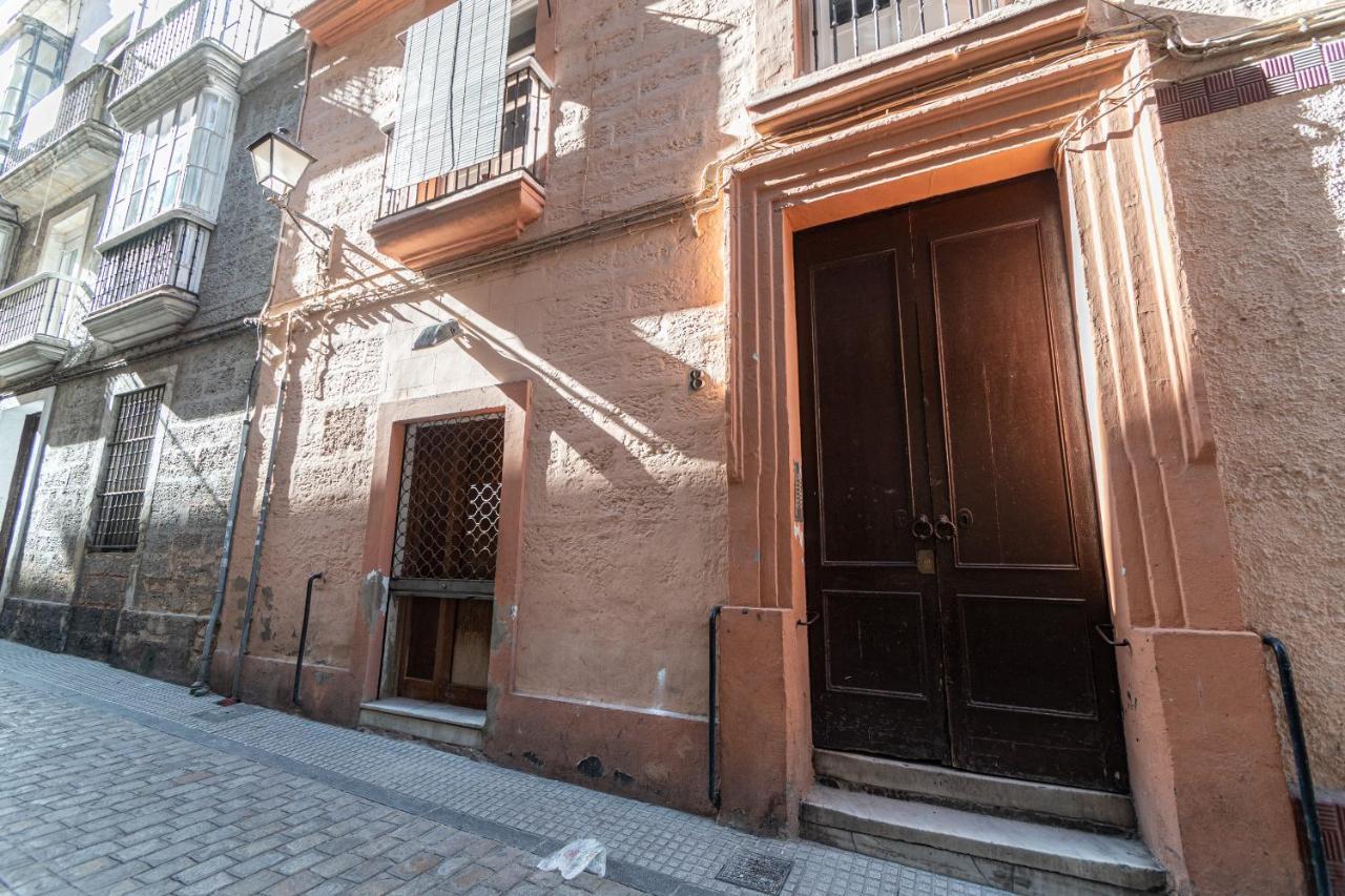 La Gitanilla Terrace * Cadis
