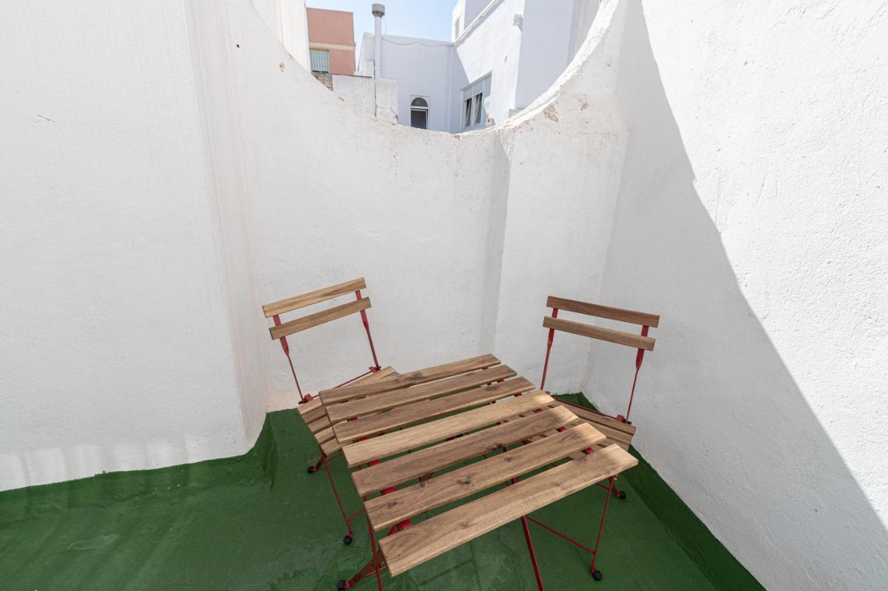 La Gitanilla Terrace * Cadis